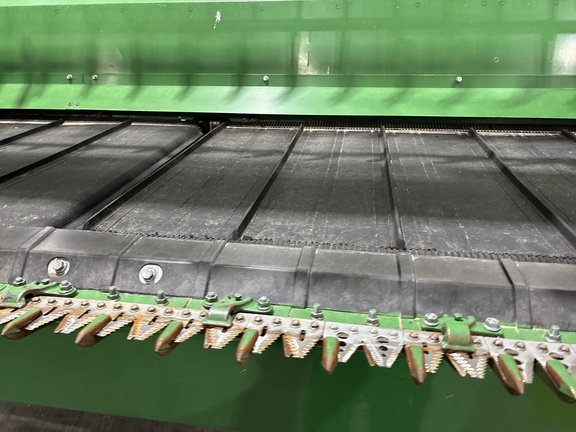 Used 2022 John Deere RD35F Combine Platforms at Koenig Equipment in Greenville, OH - Photo9