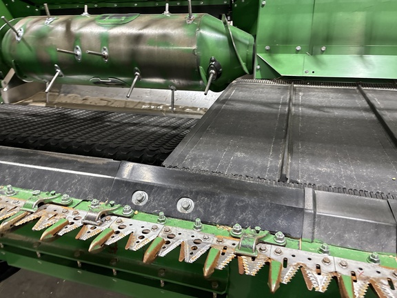Used 2022 John Deere RD35F Combine Platforms at Koenig Equipment in Greenville, OH - Photo12