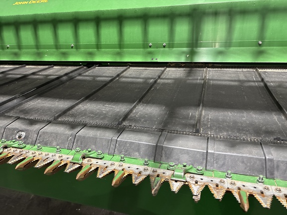 Used 2022 John Deere RD35F Combine Platforms at Koenig Equipment in Greenville, OH - Photo16