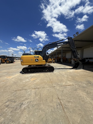 Photo of a 2022 John Deere 130G