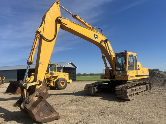 Photo of a 1984 John Deere 790