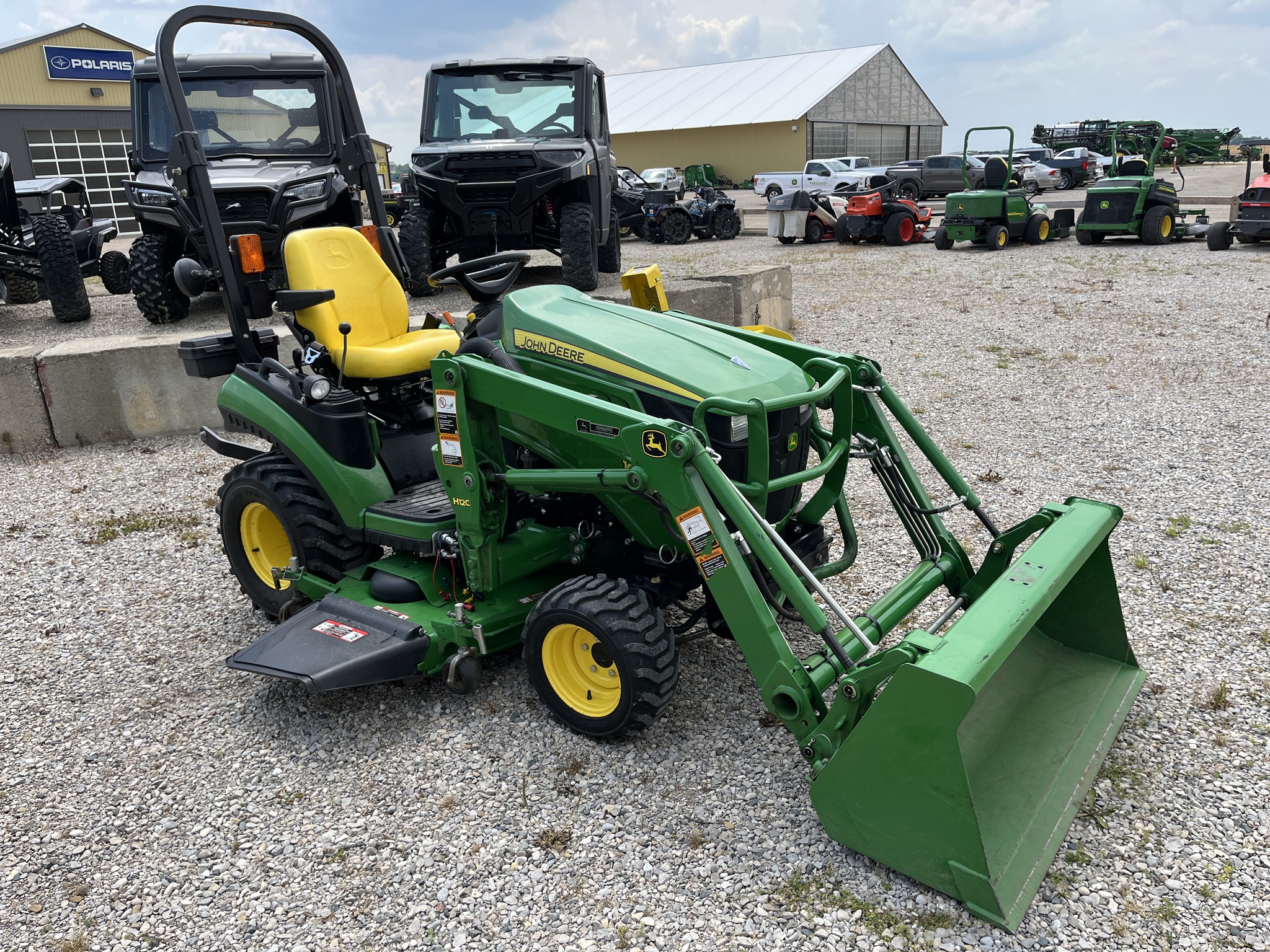 2015 John Deere 1025R Compact Utility Tractors