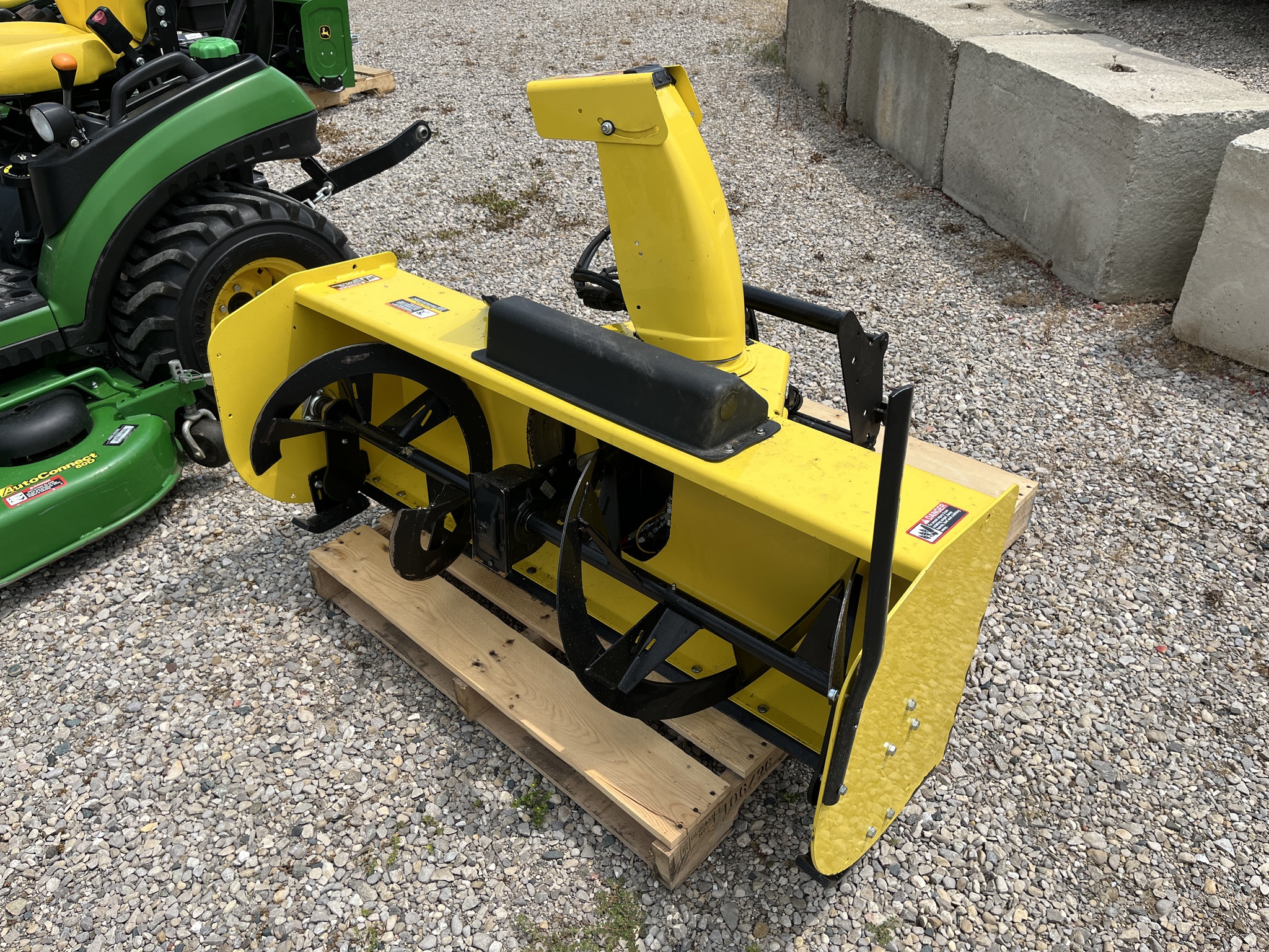 2015 John Deere 1025R Compact Utility Tractors