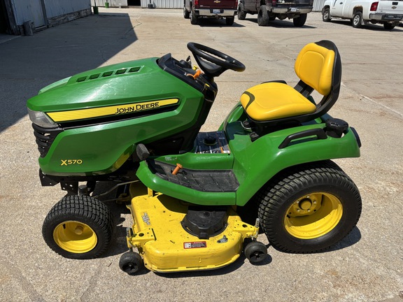 Photo of 2016 John Deere X570