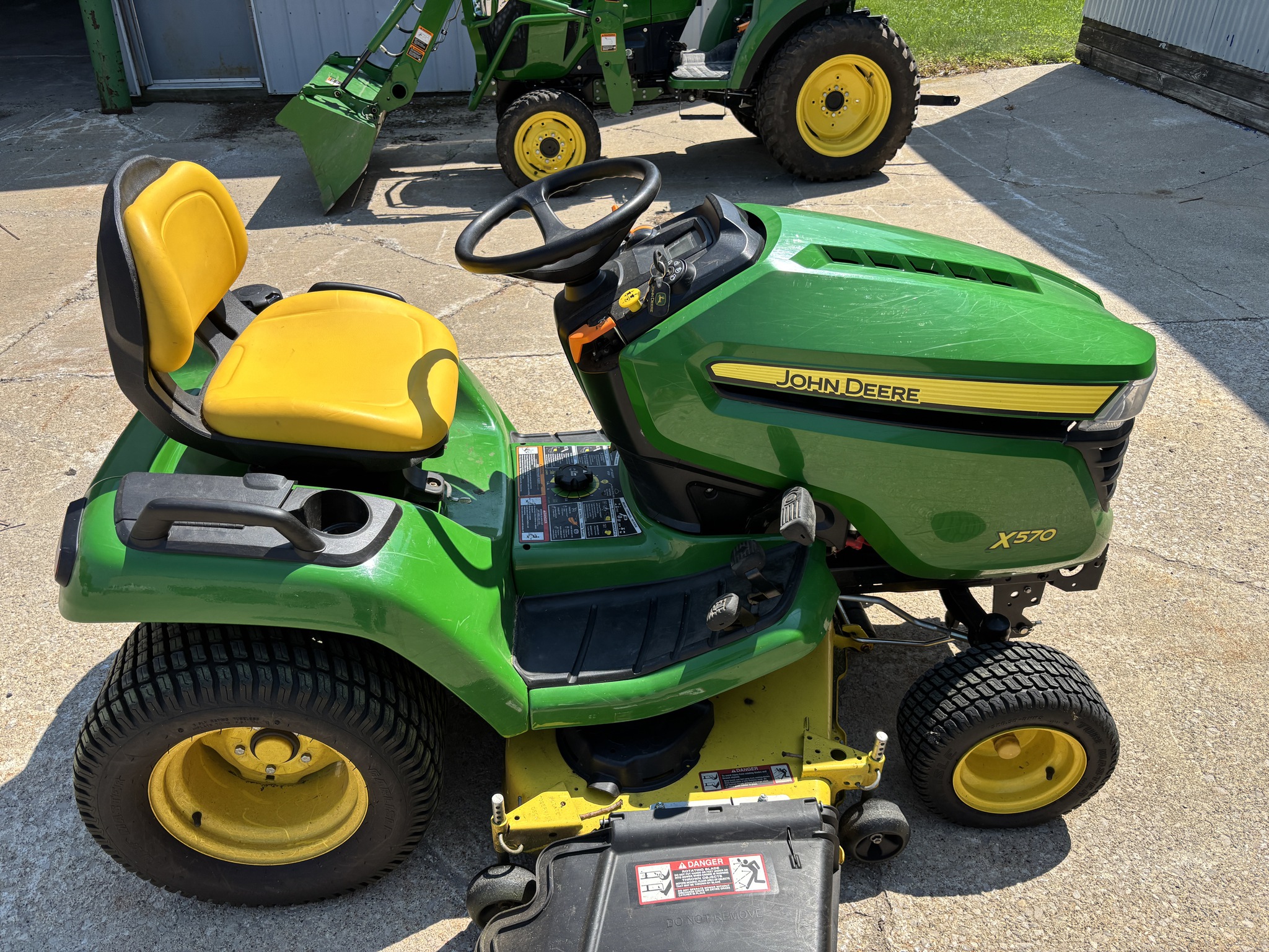 2016 John Deere X570