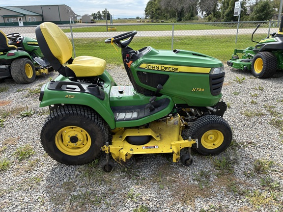 2016 John Deere X734 - Photo4