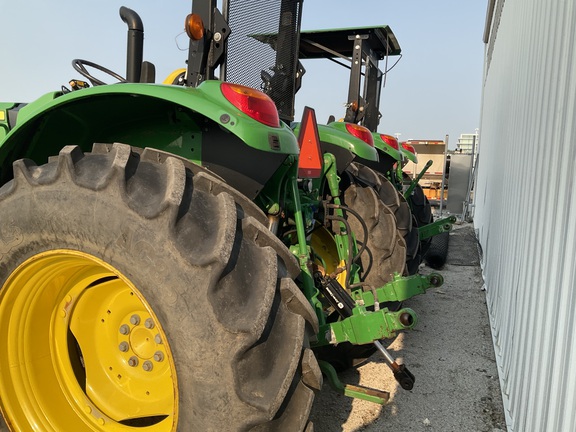 Photo of 2018 John Deere 6120M