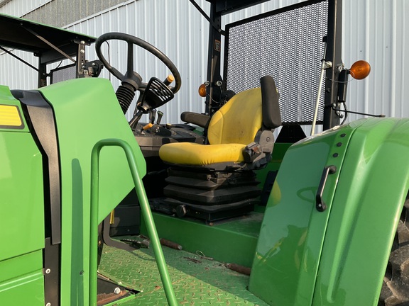 Photo of 2018 John Deere 6120M