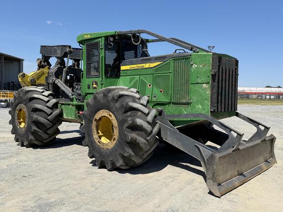 2023 John Deere 748L II