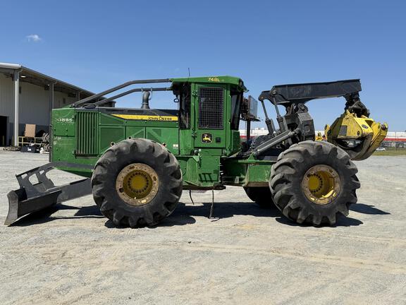 2023 John Deere 748L II