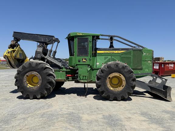 2023 John Deere 748L II