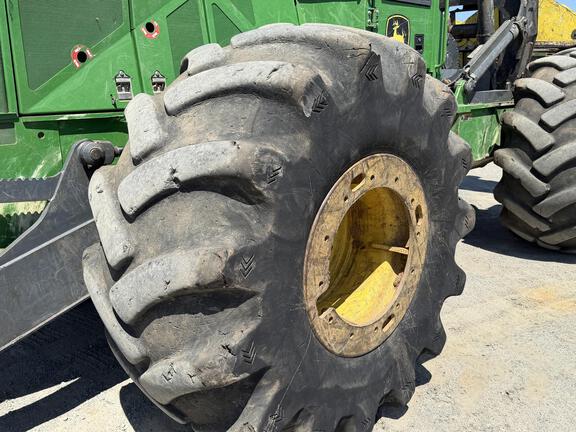 2023 John Deere 748L II