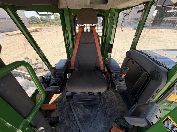 2023 John Deere 748L II