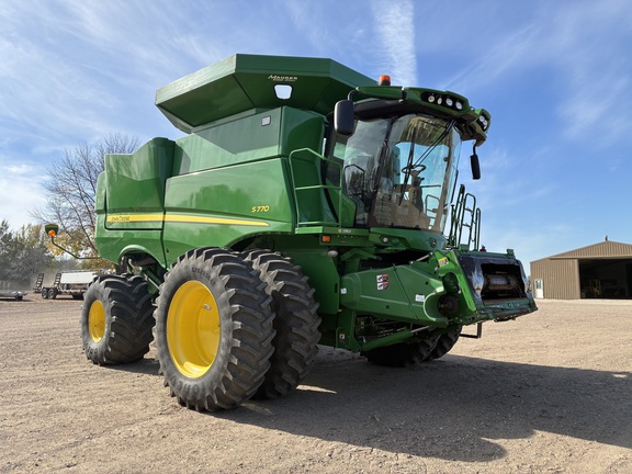  John Deere S770