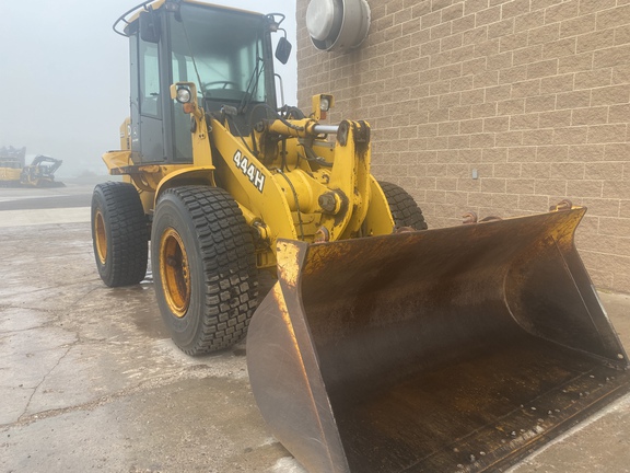 Photo of 2002 John Deere 444H
