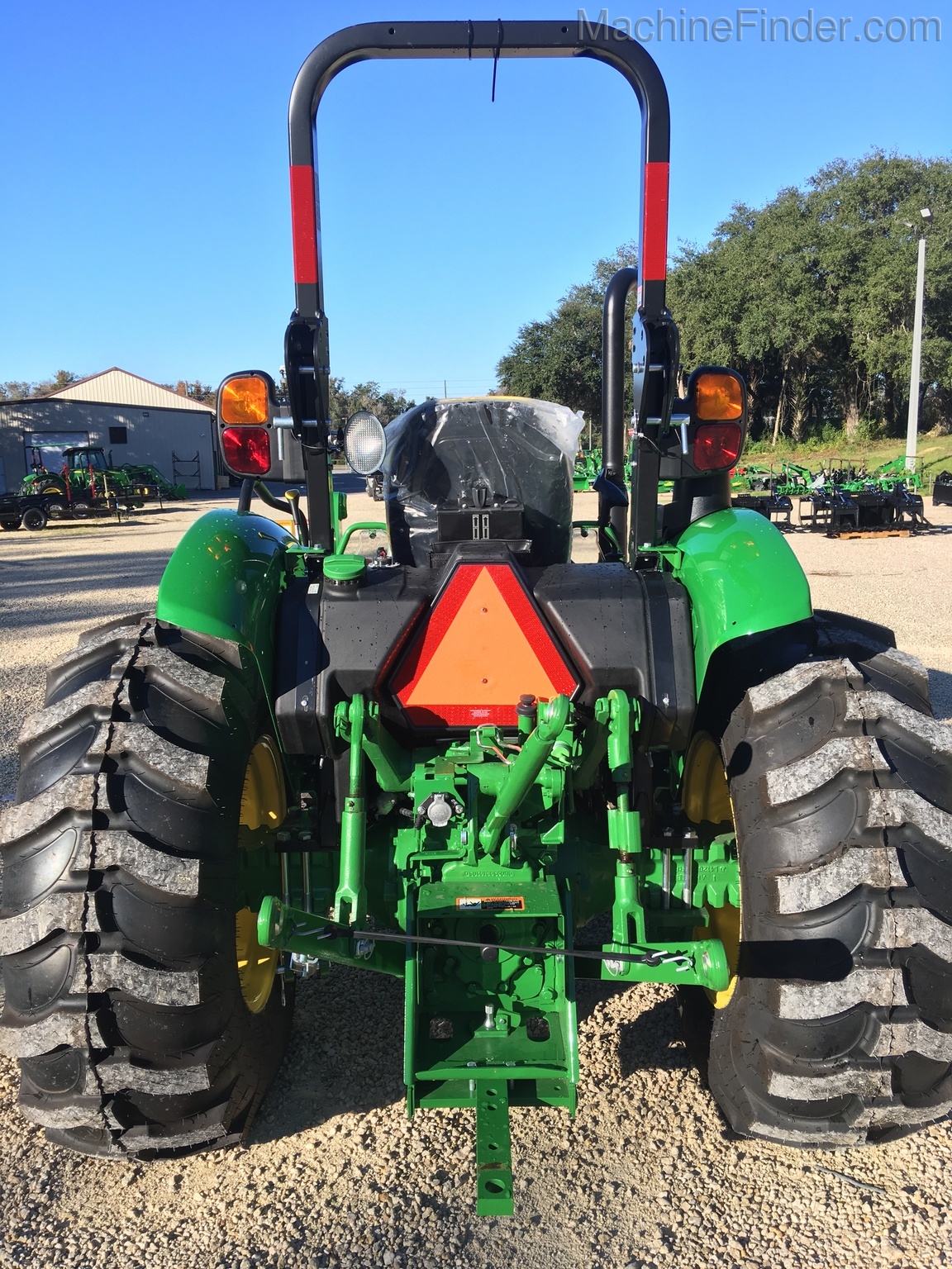 2019 John Deere 5045E Image 2