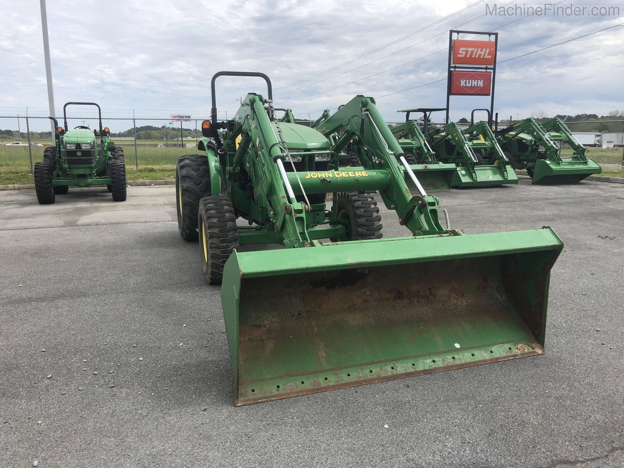 2013 John Deere 5085E Image 5