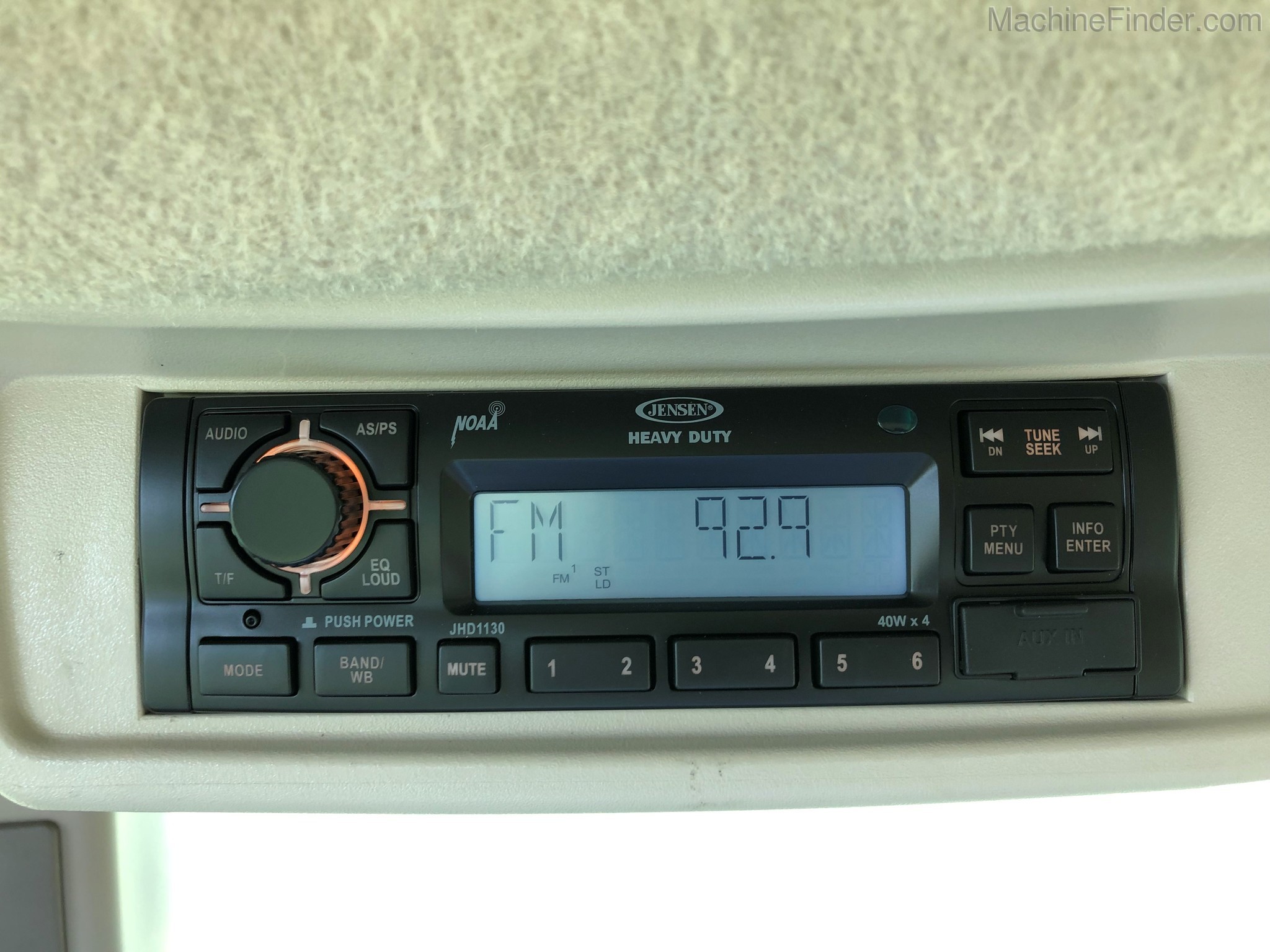 2020 John Deere 5075E Cab Image 12