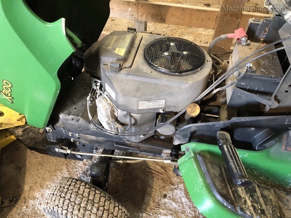 John-Deere-X300-1708