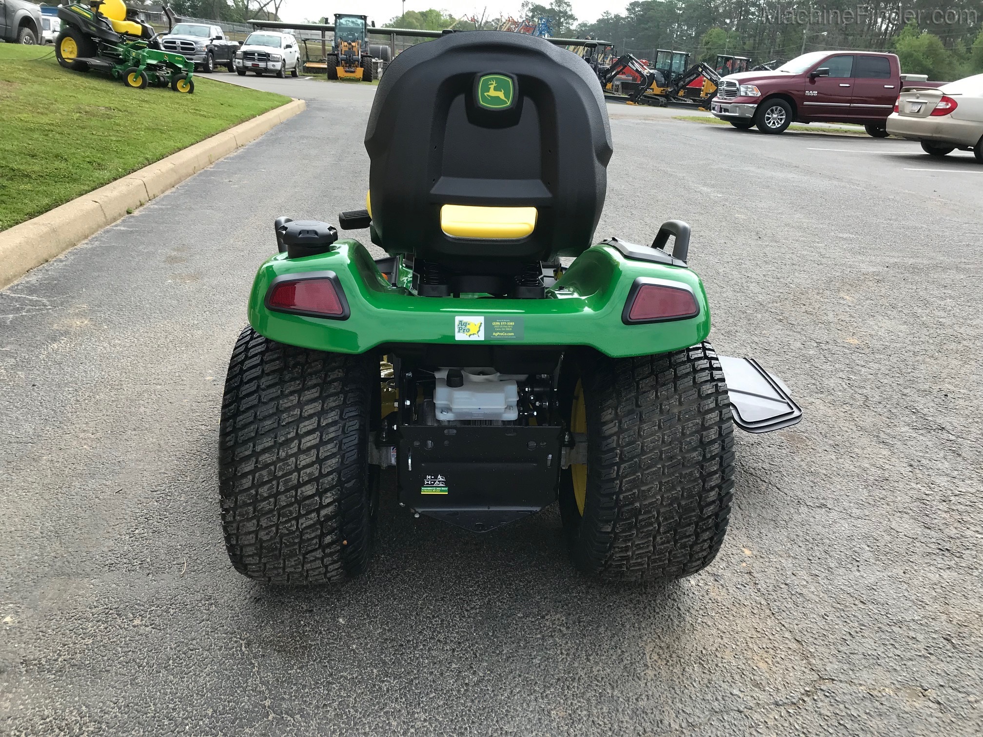 2020 John Deere X570 Image 3