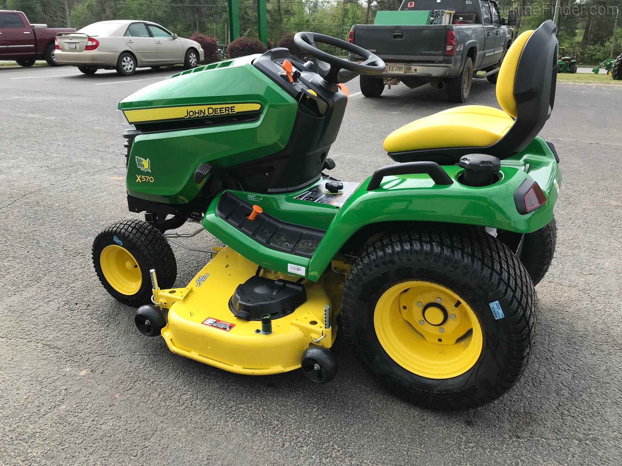 2020 John Deere X570 Image 4