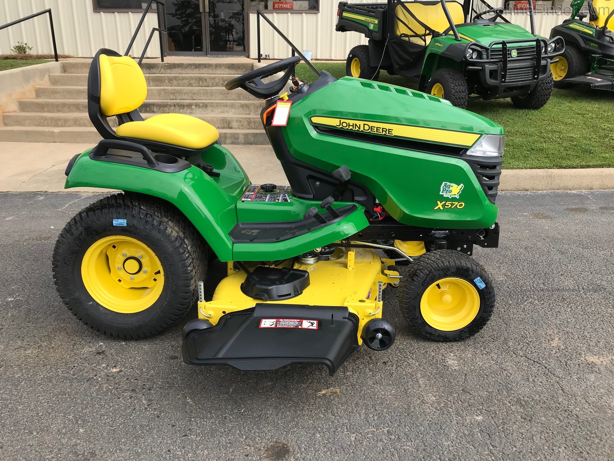 2020 John Deere X570 Image 2