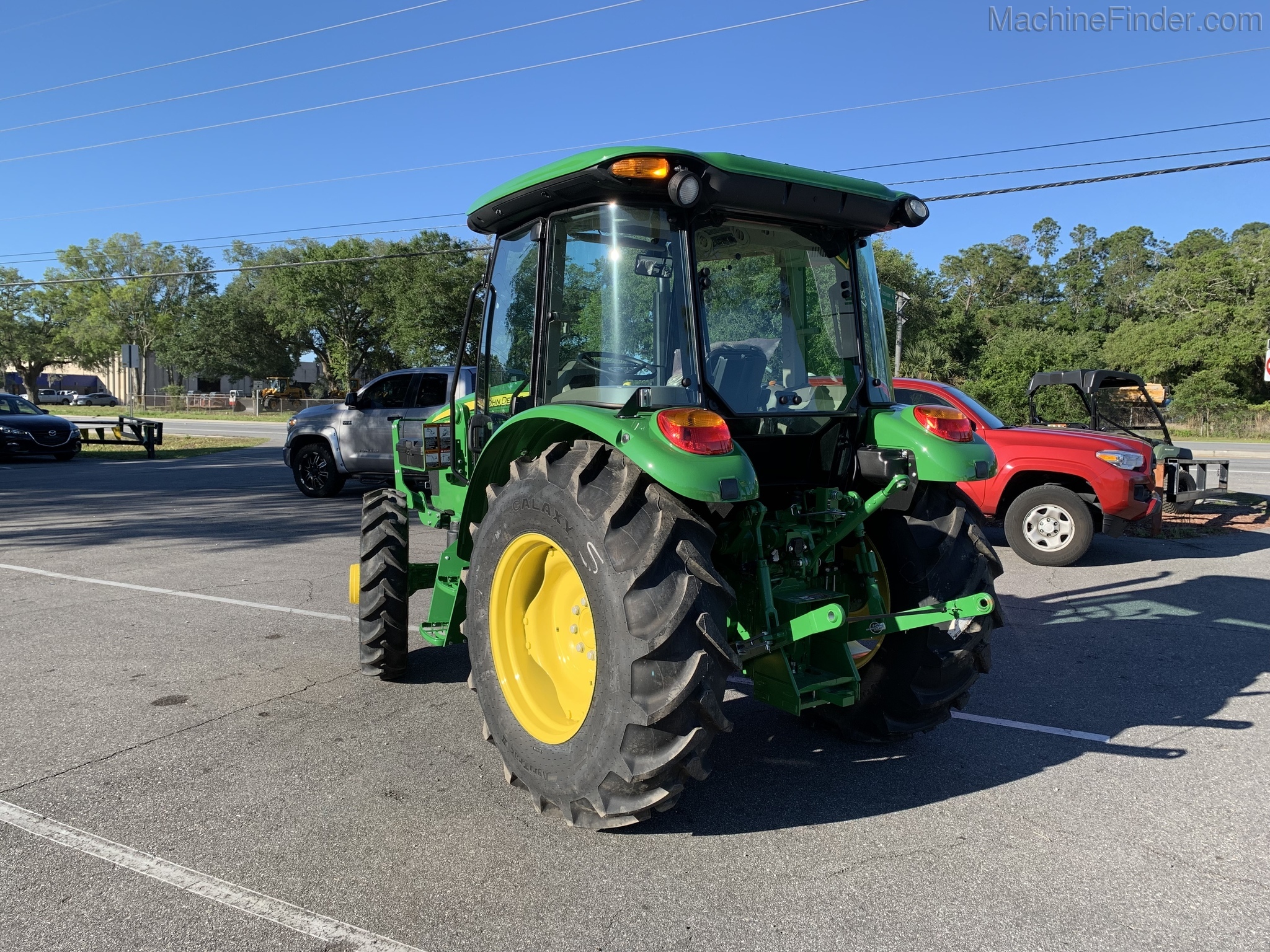 2020 John Deere 5055E Image 3