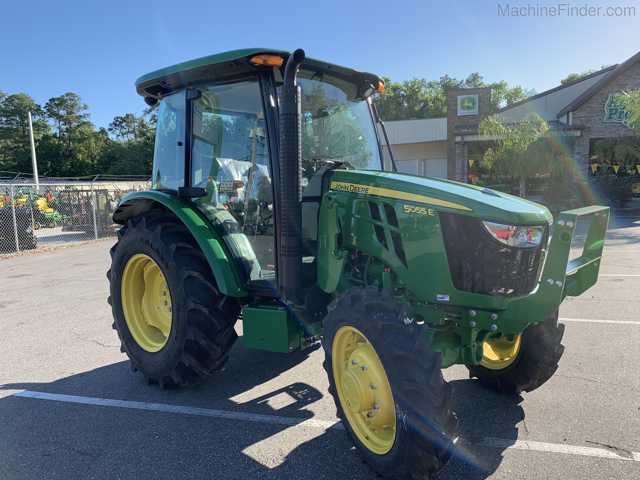 2020 John Deere 5055E Image 1