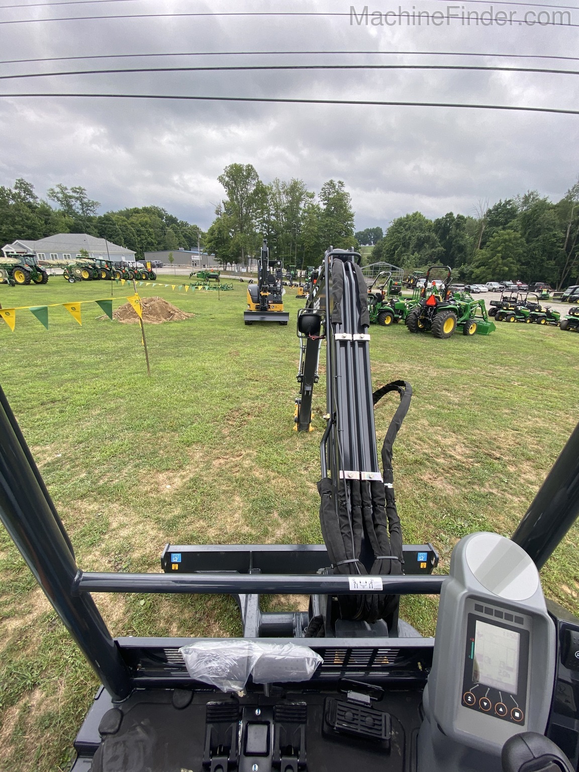 2020 John Deere 35G Image 10