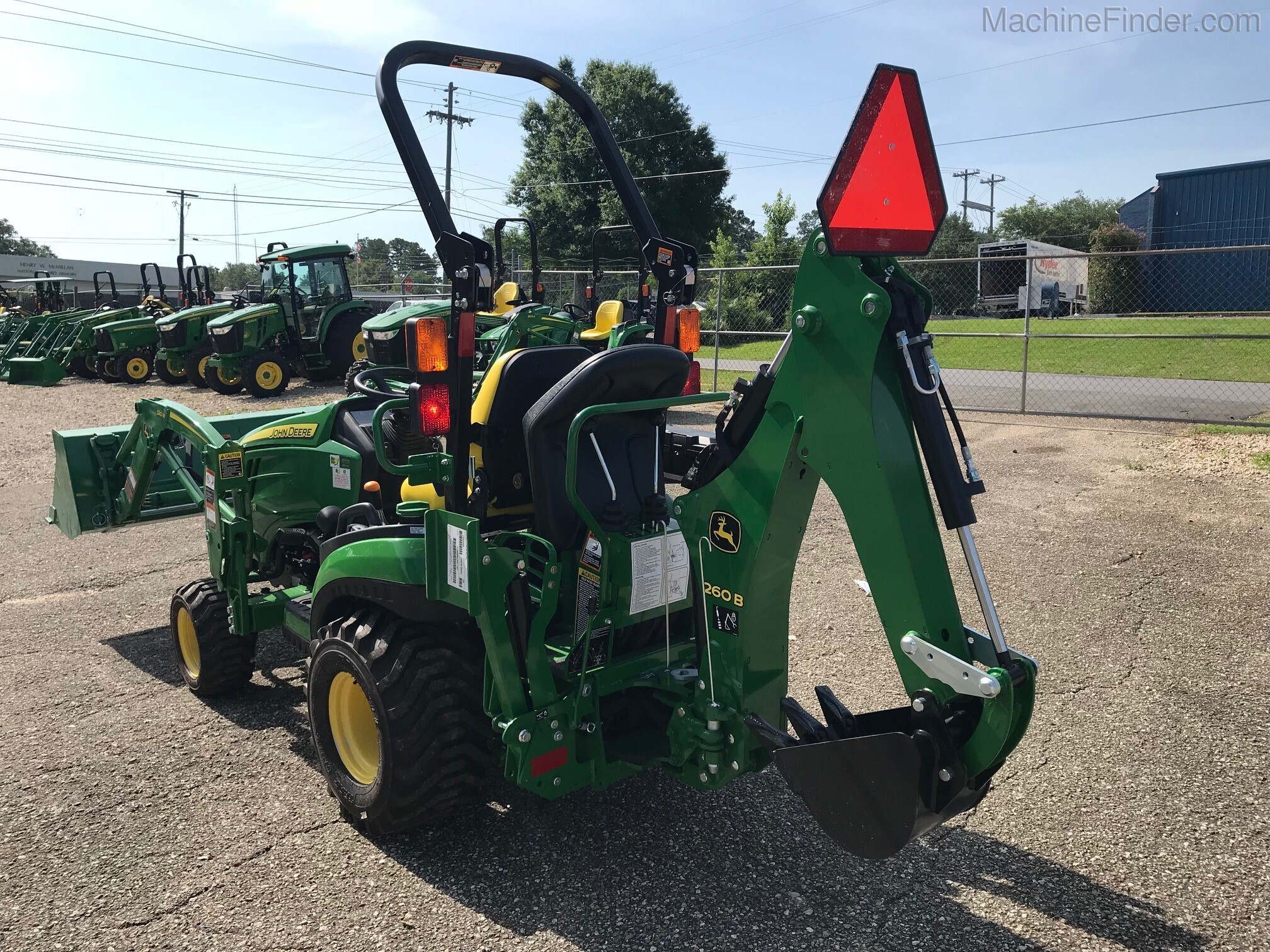 2020 John Deere 1025R Image 3