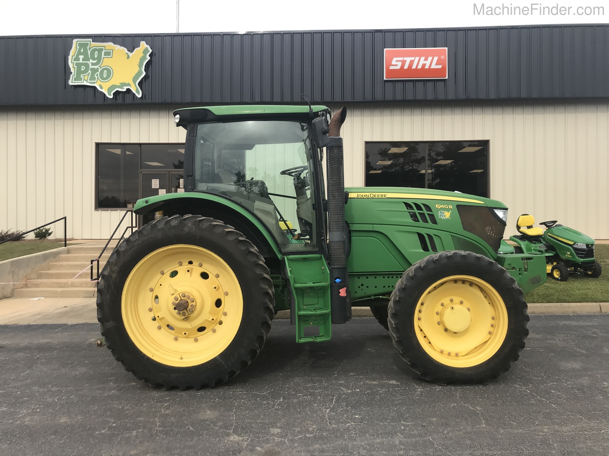 2013 John Deere 6140R Image 3