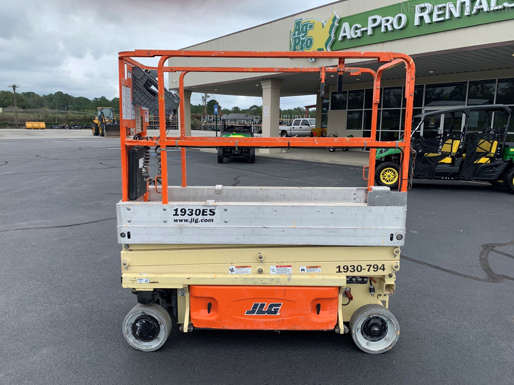 2016 JLG 1930ES Image 2