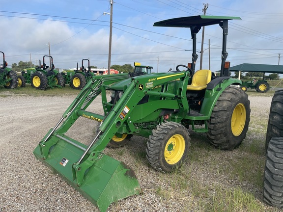 2018 John Deere 4044M Image 1