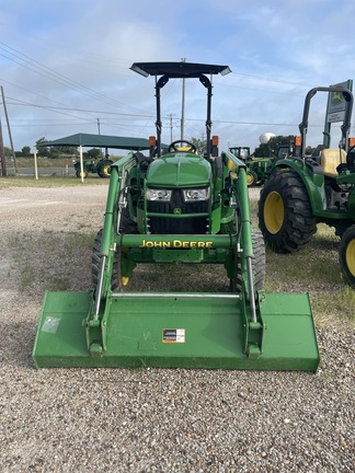 2018 John Deere 4044M Image 2