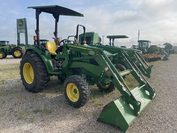 2018 John Deere 4044M Image 3