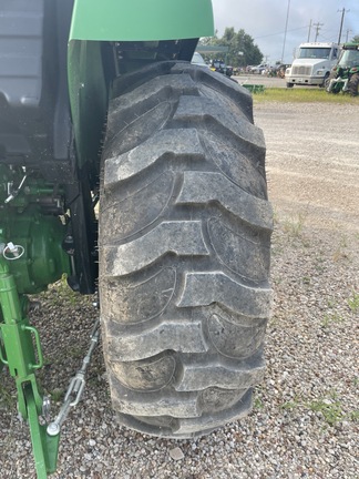 2018 John Deere 4044M Image 5