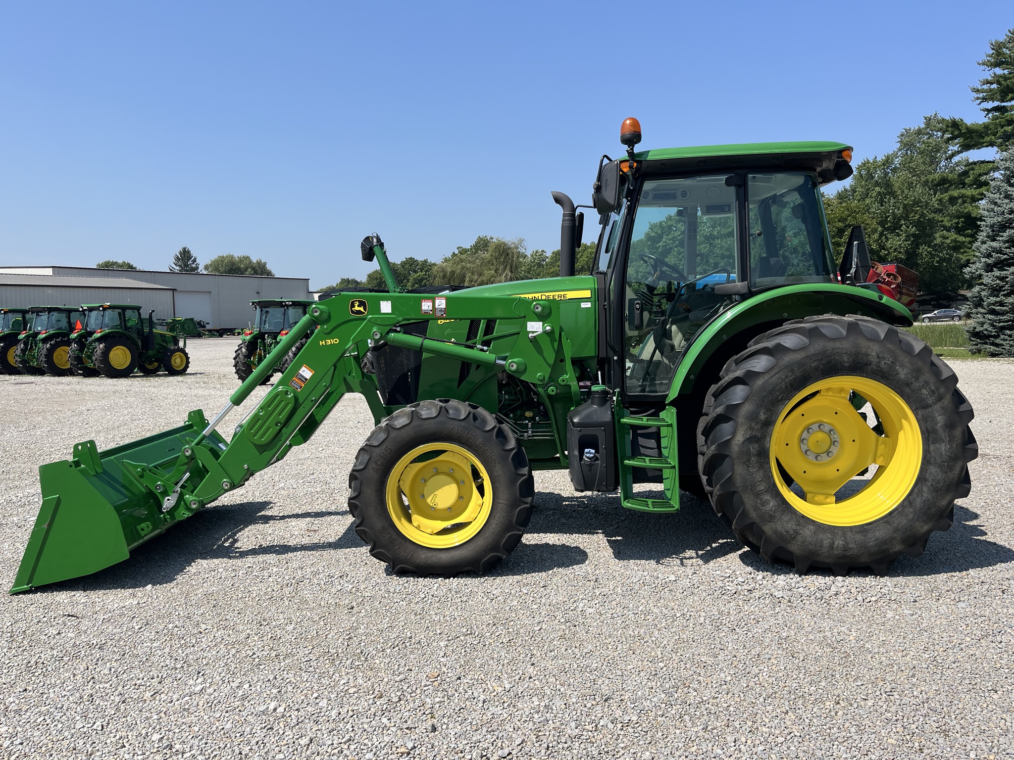 2020 John Deere 6120E Image 2