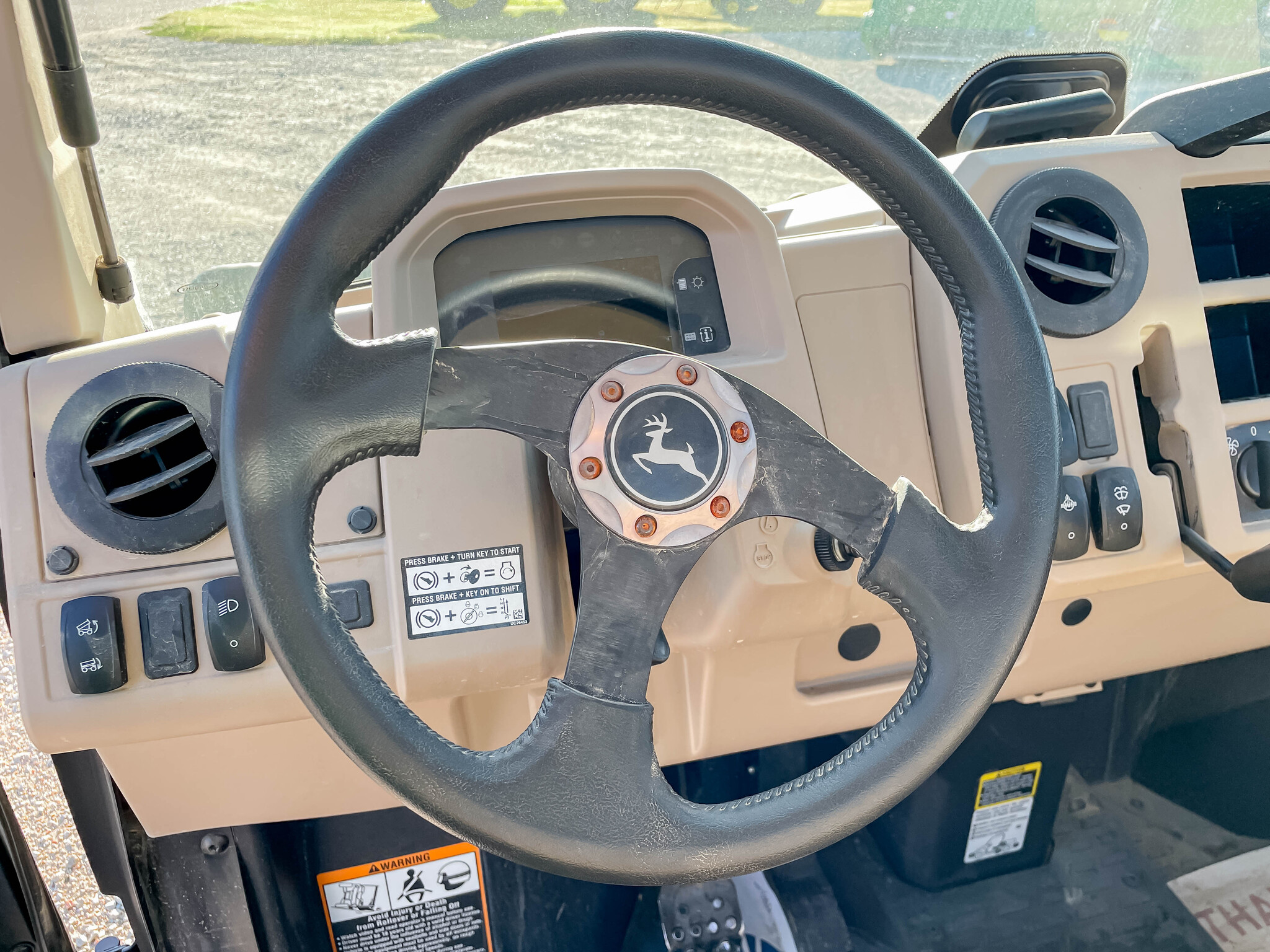 2021 John Deere XUV 835R Image 13