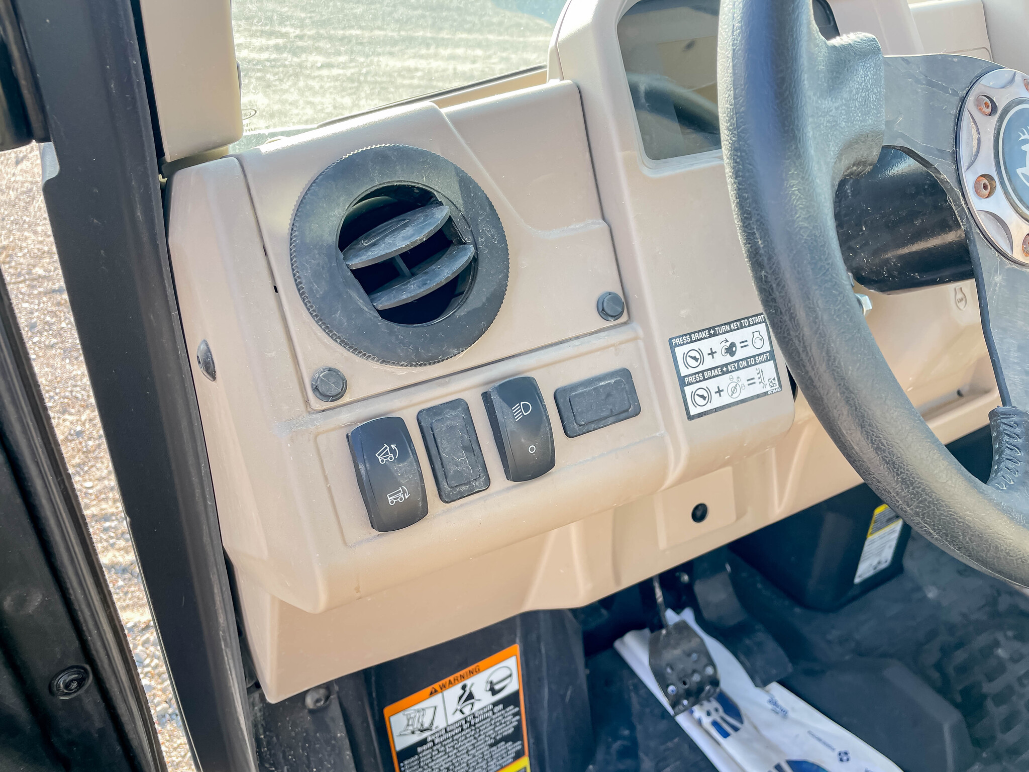 2021 John Deere XUV 835R Image 11