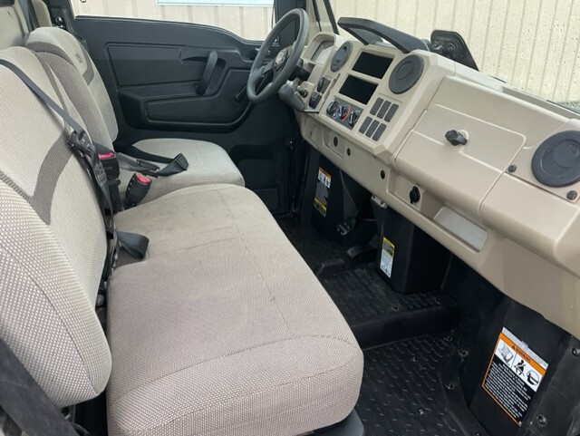  2023 John Deere XUV 835R at Heritage Tractor in West Plains, MO