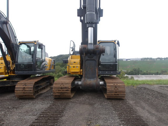 2024 John Deere 210 P
