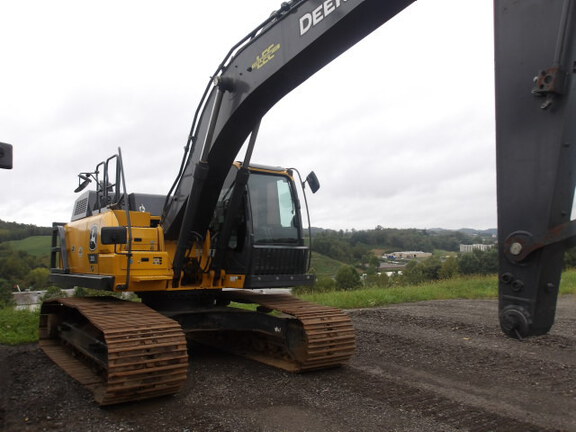 2024 John Deere 210 P