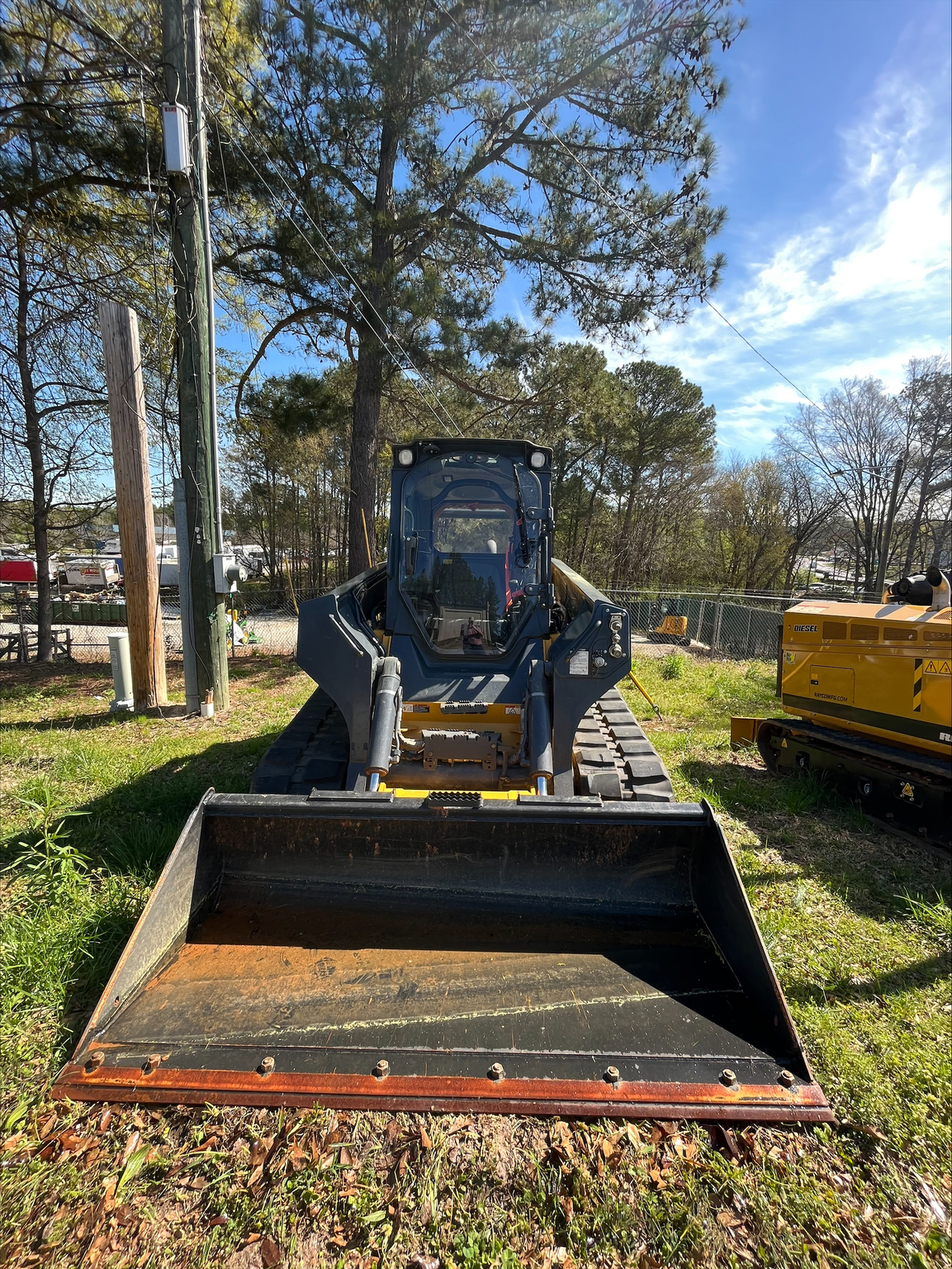 2021 John Deere 333G Image 2