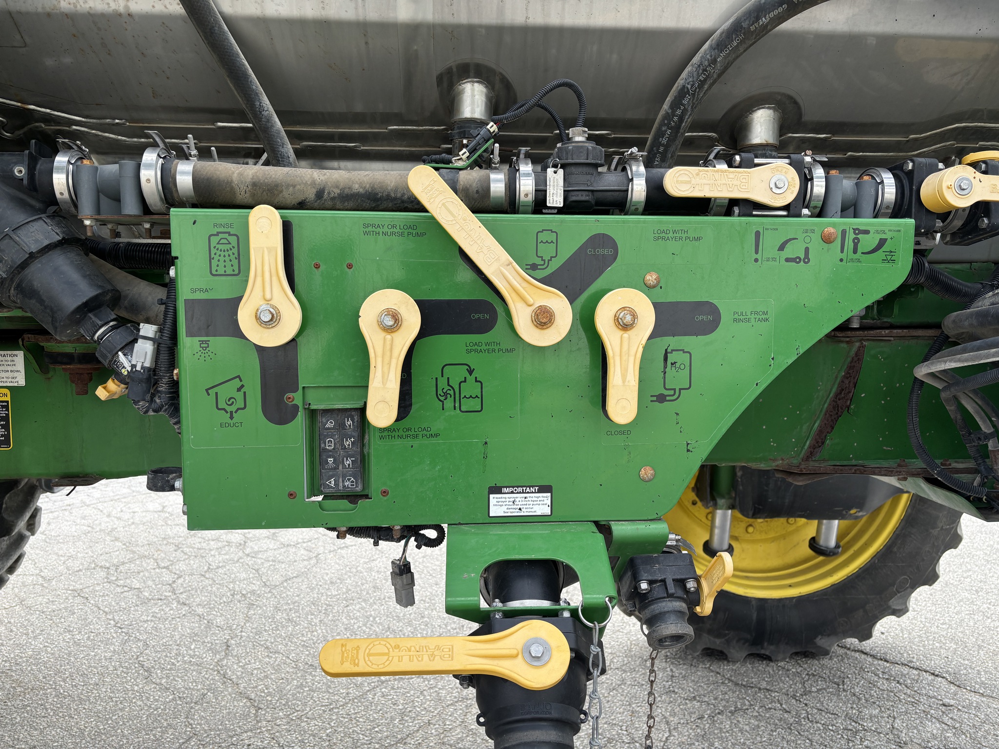 2015 John Deere R4045 Image 15