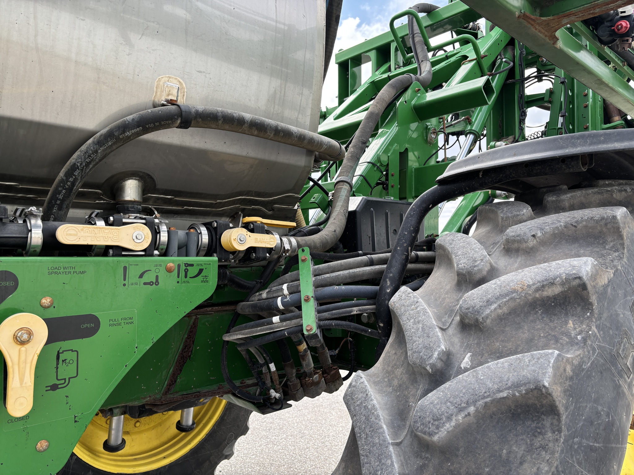 2015 John Deere R4045 Image 20