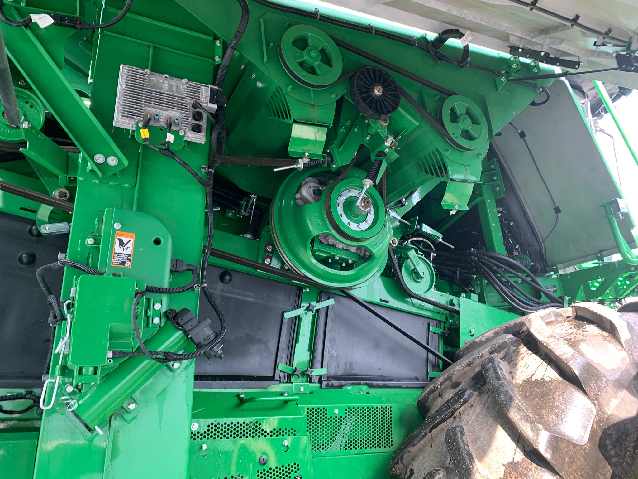  2023 John Deere X9 1000 at Heritage Tractor in Lamar, MO