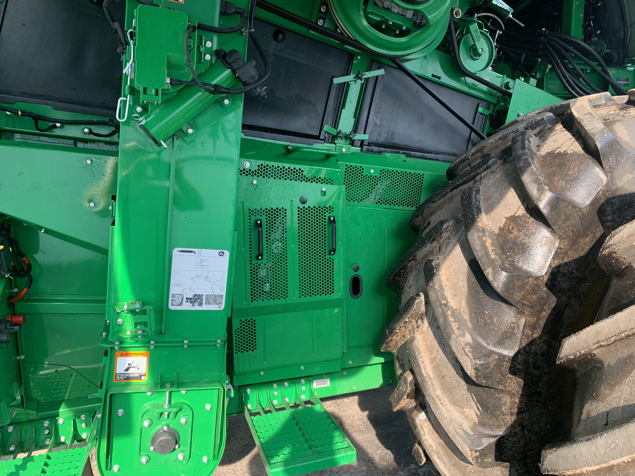  2023 John Deere X9 1000 at Heritage Tractor in Lamar, MO