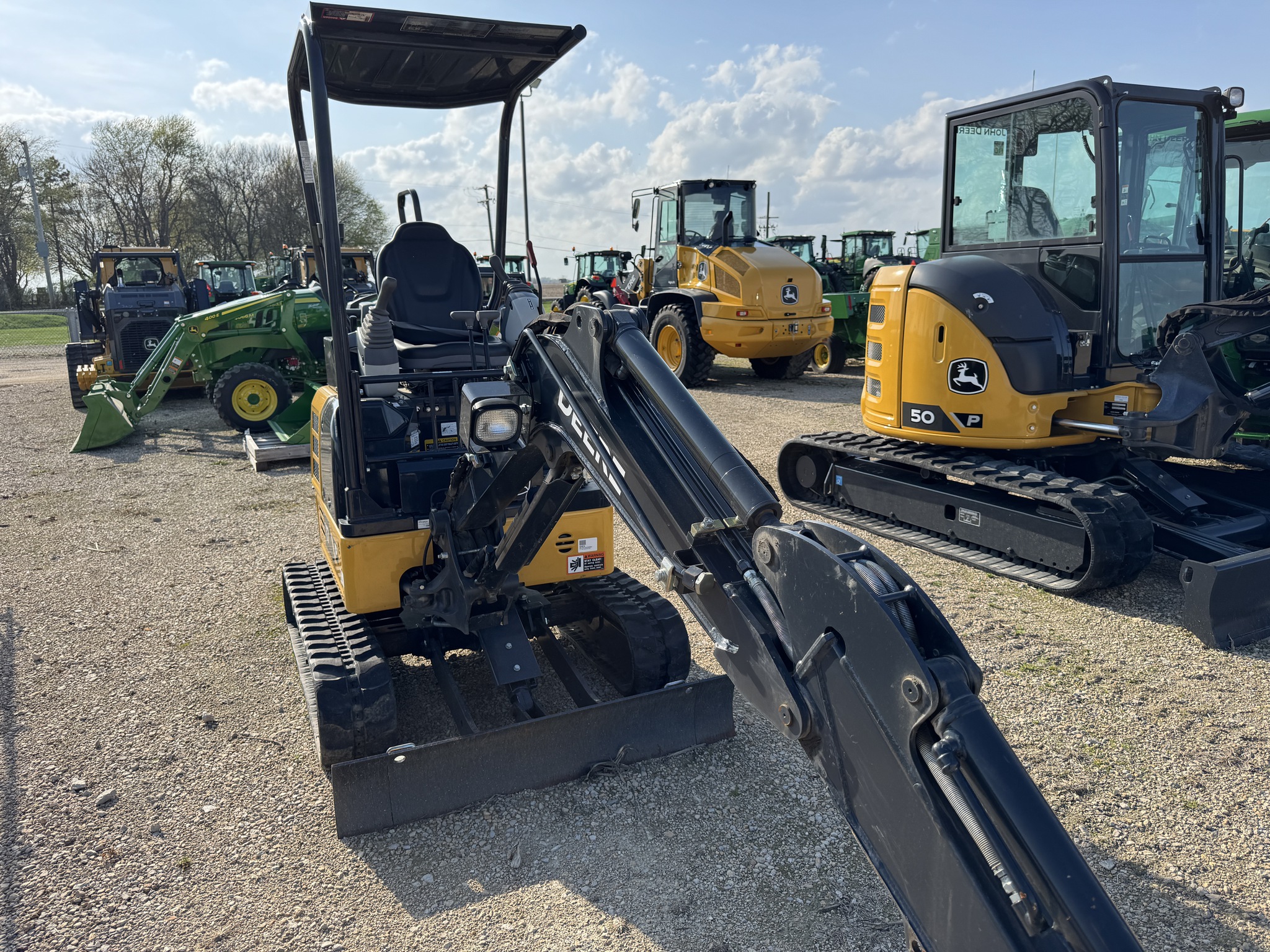  2023 John Deere 17 P at Heritage Tractor in Mendota, IL