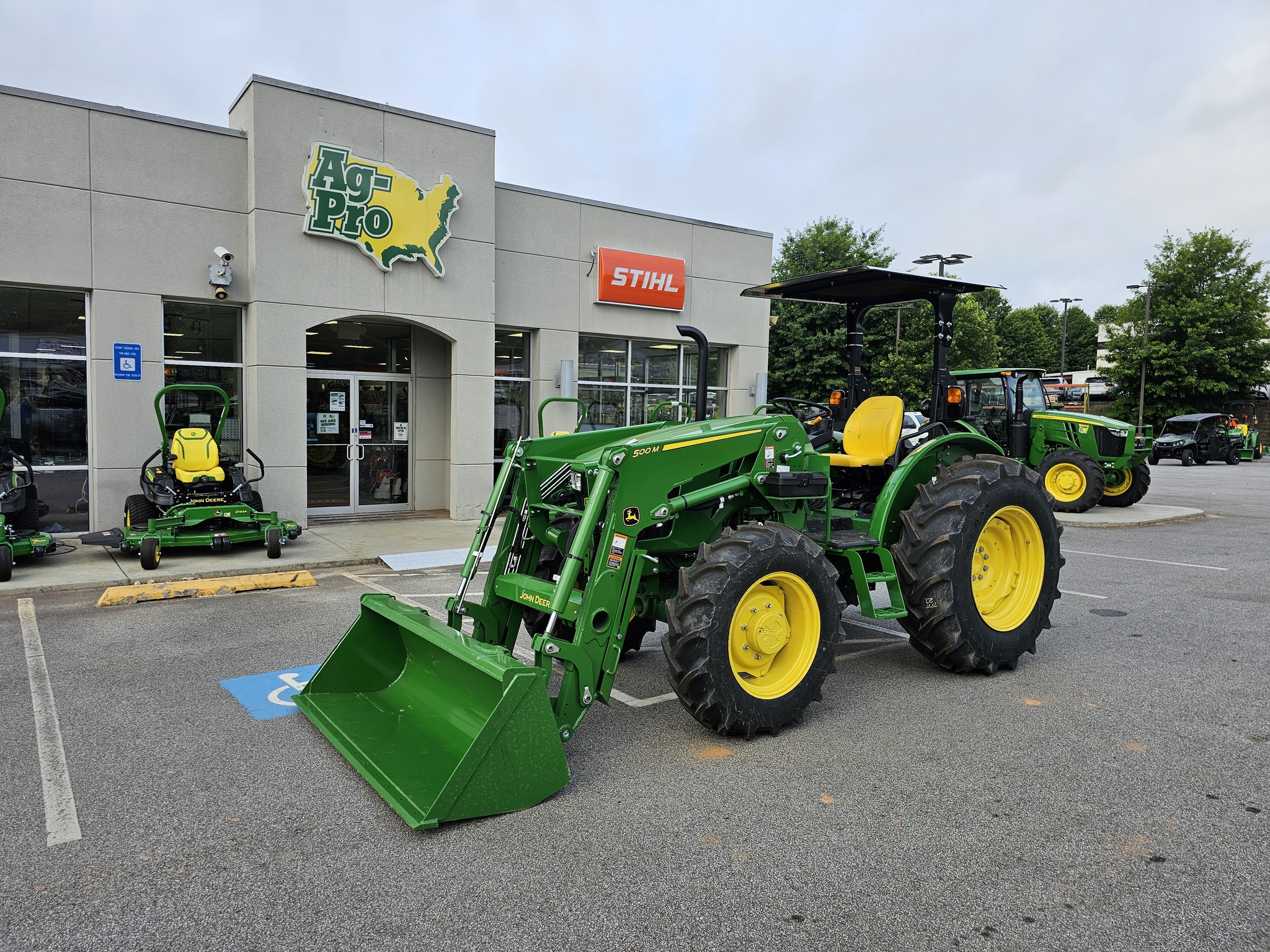 2024 John Deere 5067E Image 3
