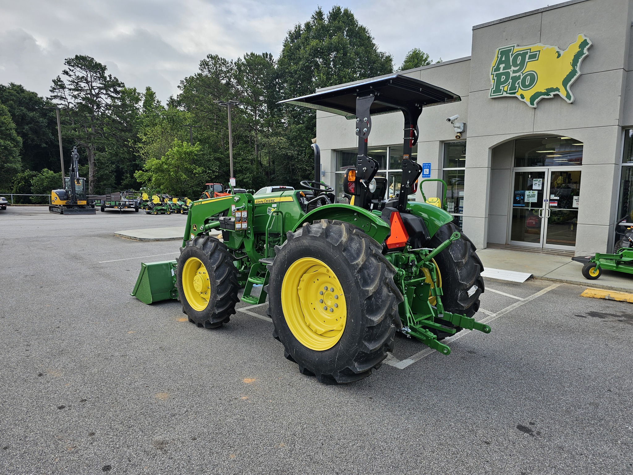2024 John Deere 5067E Image 5